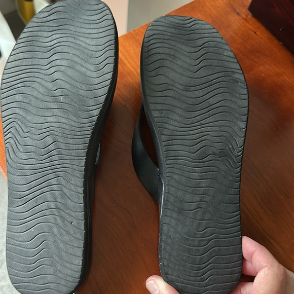 Reef Black Flip Flops size 7 - Picture 5 of 5